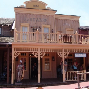 Frontierland_07