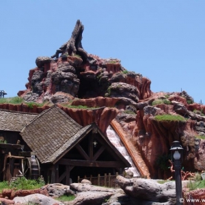 Splash_Mountain_01