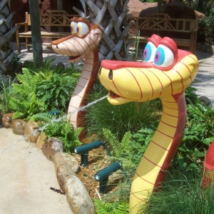 Media 'Motion-activated Kaa from the Jungle Book.' in category 'Kidani Village'