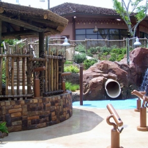 Media 'Kids area slide and water cannons.' in category 'Kidani Village'