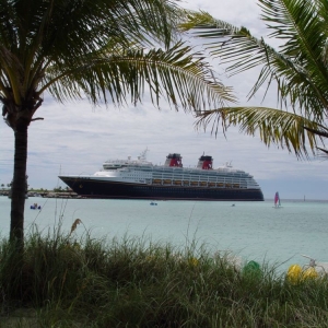 Castaway-Cay_200