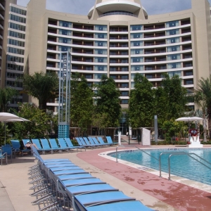 Bay_Lake_Tower_Pool_06