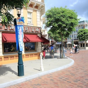 Hong Kong Disneyland- Main Street - Emporium