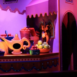 Hong Kong Disneyland- It's a Smallworld