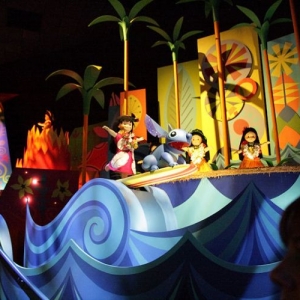 Hong Kong Disneyland- It's a Smallworld