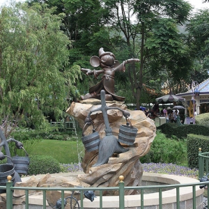 Hong Kong Disneyland - Sorceror Mickey