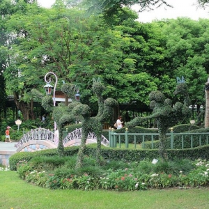 Hong Kong Disneyland - Fantasia Topiary