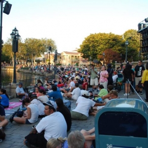 Rivers of America walkway sitting for Fantasmic