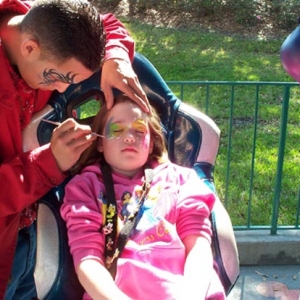 Face painting in Toontown 3
