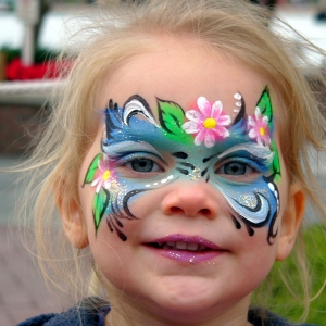 Alyssa_s_Flower_Mask