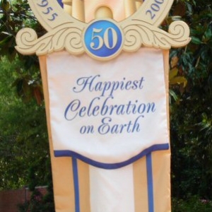 Disneyand banner