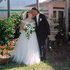 kiss_outside