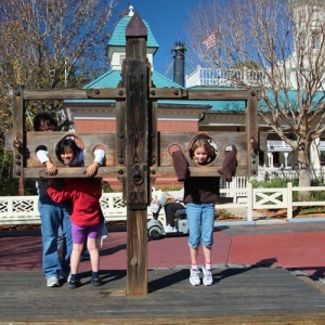 Lauren_and_Gillian_in_the_Stocks_resized