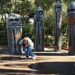 Sam_angers_the_Tikis_resized