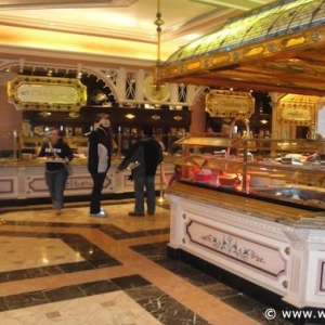 Plaza Inn Interior