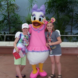 Emma, Daisy Duck & Ashley
