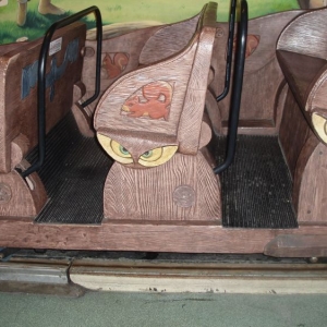 Snow White Ride car MK WDW