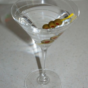 Olive_in_a_martini