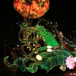 Main-Street-Electrical-Parade-02