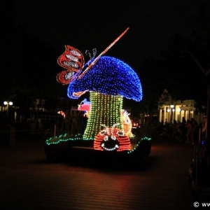 Main-Street-Electrical-Parade-13