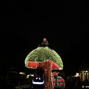 Main-Street-Electrical-Parade-18