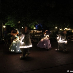 Main-Street-Electrical-Parade-33