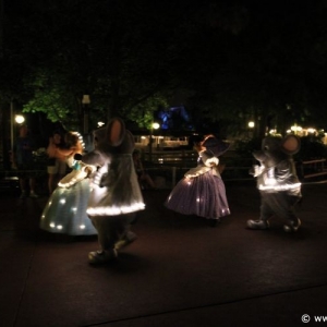 Main-Street-Electrical-Parade-33