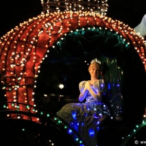 Main-Street-Electrical-Parade-37