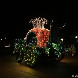 Main-Street-Electrical-Parade-40