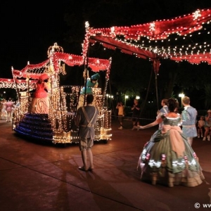 Main-Street-Electrical-Parade-47