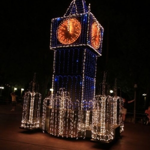 Main-Street-Electrical-Parade-49