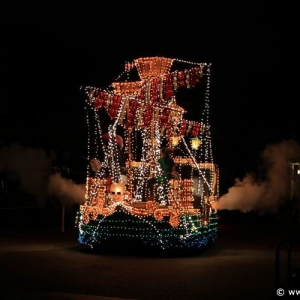 Main-Street-Electrical-Parade-51