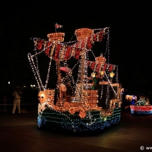 Main-Street-Electrical-Parade-54