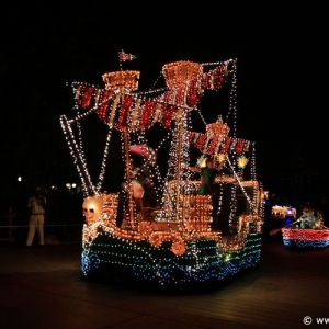 Main-Street-Electrical-Parade-54