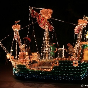 Main-Street-Electrical-Parade-57