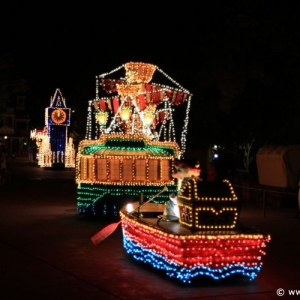 Main-Street-Electrical-Parade-60