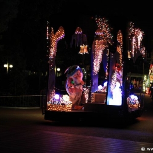 Main-Street-Electrical-Parade-68