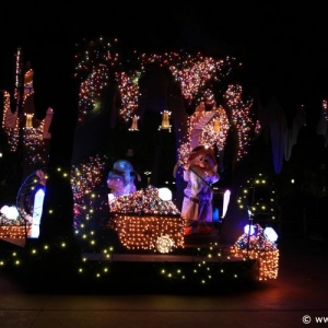 Main-Street-Electrical-Parade-71