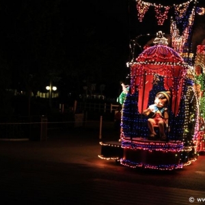 Main-Street-Electrical-Parade-72