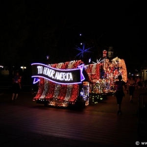 Main-Street-Electrical-Parade-89