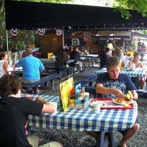 Outdoor_Dining