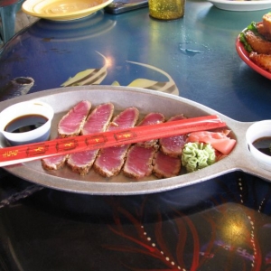 grills pepper crusted ahi tuna