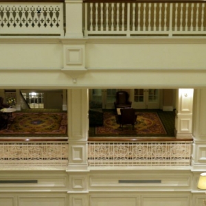 Second floor seating area near photopass