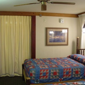 Alligator_Bayou_Room_02