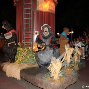 Boo-to-You_Halloween_Parade_28