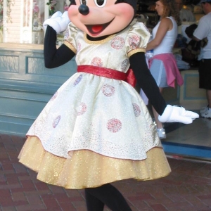 Strike_a_Pose_Minnie