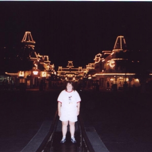 2004-almost_empty_Main_Street