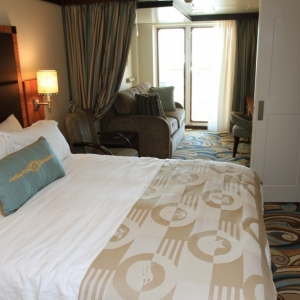Media 'Family-Oceanview-Concierge_V_-01' in category 'Disney Dream Staterooms'