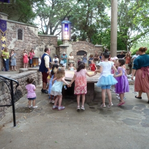 Rapunzel and Flynn Meet and Greet MK