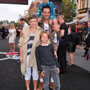 Musician Natalie Maines and actor Adrian Pasdar with family